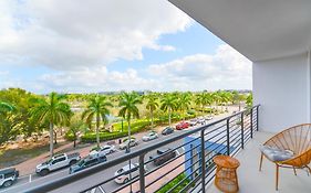 Modern Hotel With Pool & Gym In Prime Doral Location